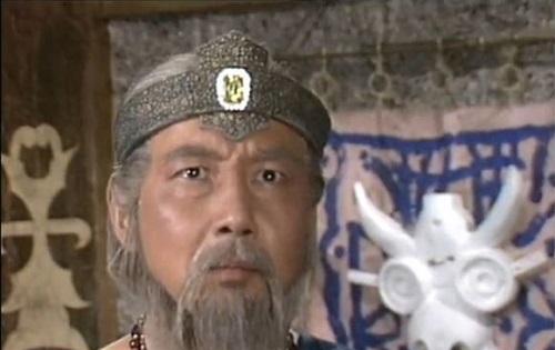 《封神演义》中比干是如何被妲己害死的？
