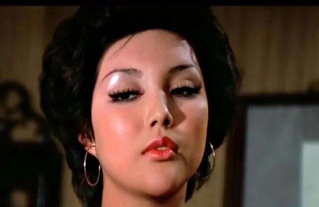 抗日名将余程万悲惨结局，在家中被乱枪打死，女儿成风月片女王插图3