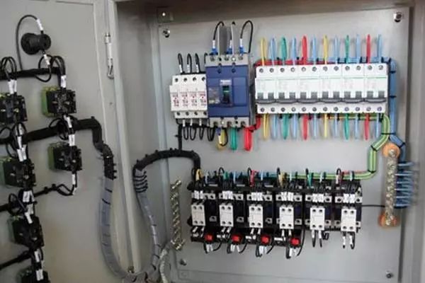 分配电箱,总配电箱(柜),开关箱如何布置,你知道吗? - 问答百科