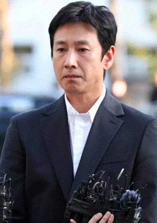 韩国演员李善均疑似<strong>自杀</strong>去世，此前因涉毒被警方审查19小时