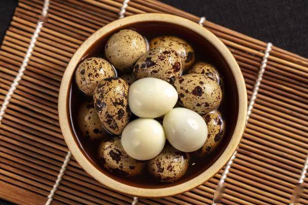 鹌鹑蛋和鸡蛋，谁更营养？
