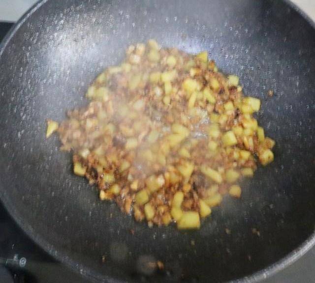 土豆肉末拌面，一碗下肚，真舒服