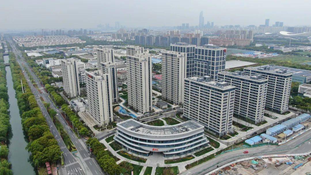 沈觅调研东延四季公寓和系统所