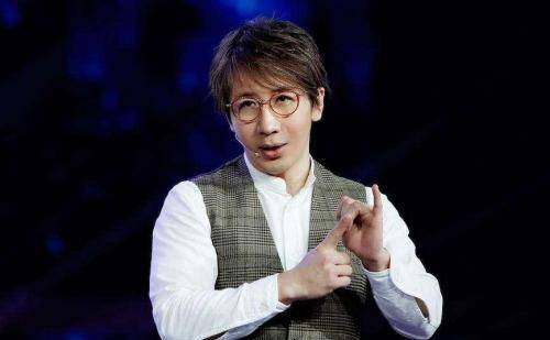 曾被传遭到封，上过电视舞台的魔术师刘谦，如今怎么样了？