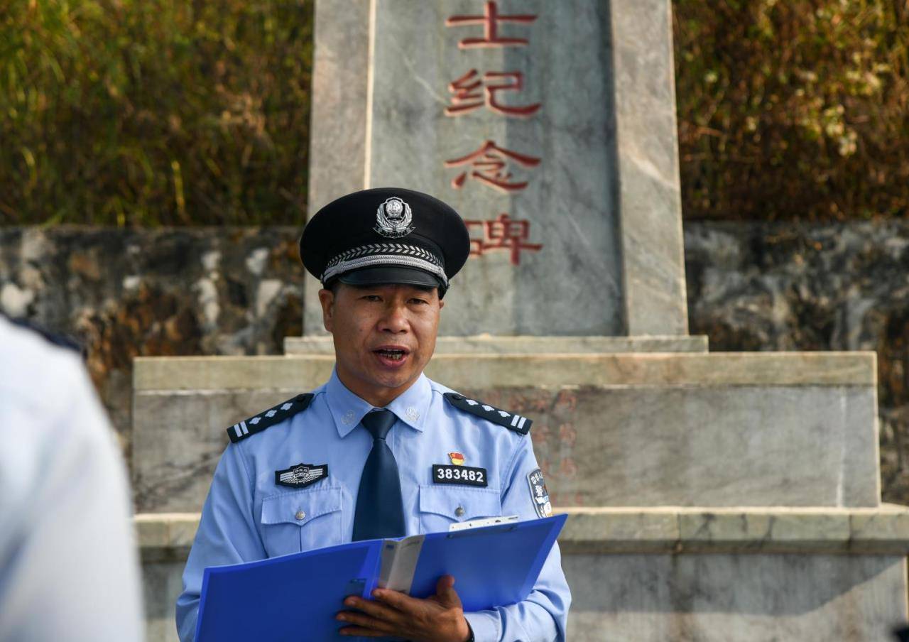 云南瑞丽|边检·消防共同缅怀英烈 传承红色基因
