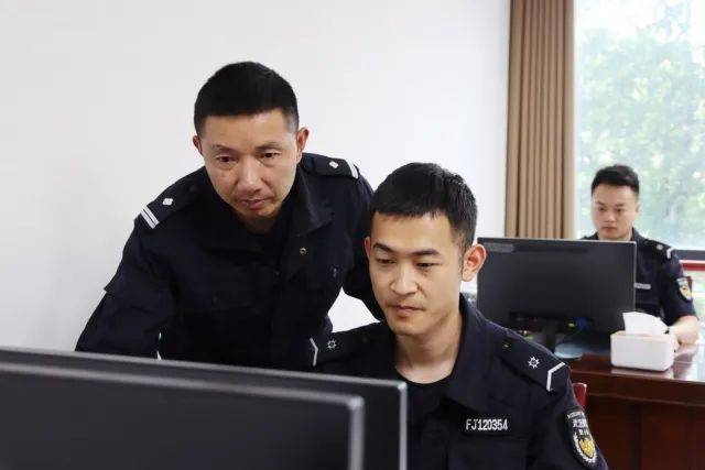张警官，好样的！