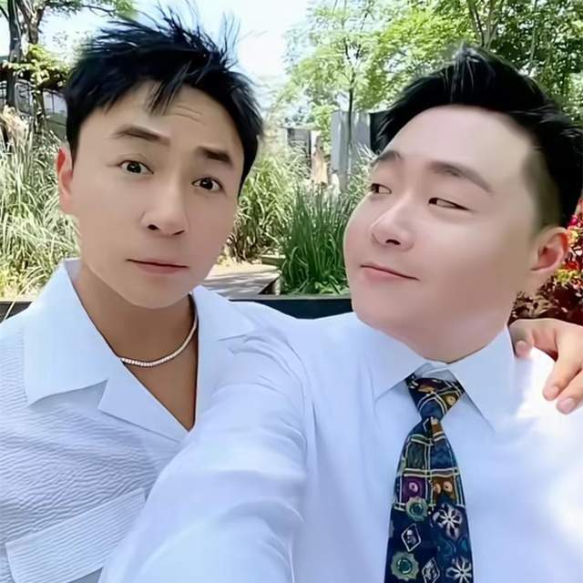 郝劭文大婚更多细节曝光！李立群穿粉衣现身，伯乐朱延平忙着合影