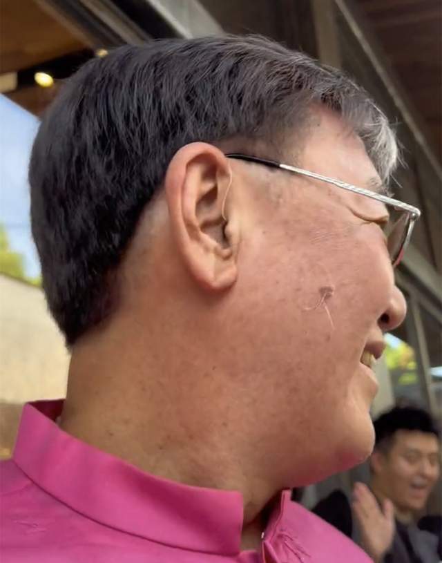 郝劭文大婚更多细节曝光！李立群穿粉衣现身，伯乐朱延平忙着合影