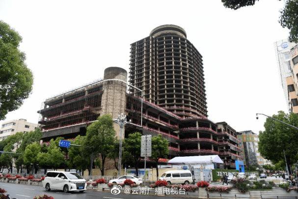 云南融通中心玺尊龙旗舰店经营签约仪式举行