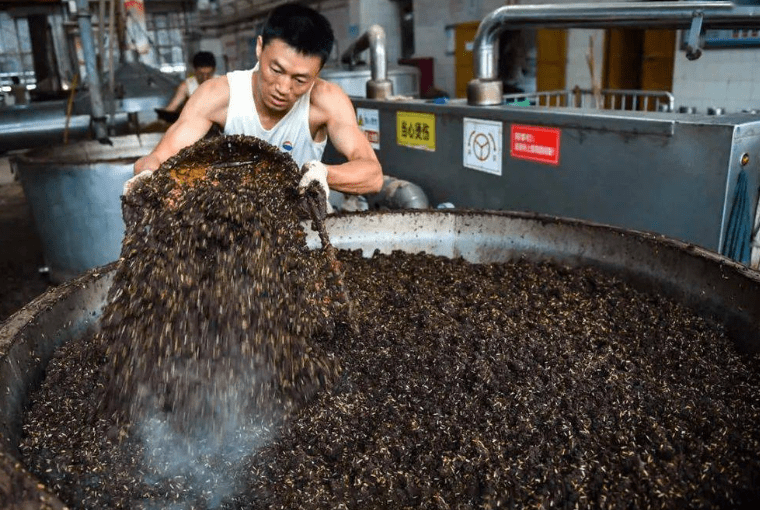 飞天茅台在美国卖多少钱？看到真实“价格照”后，网友：忍无可忍