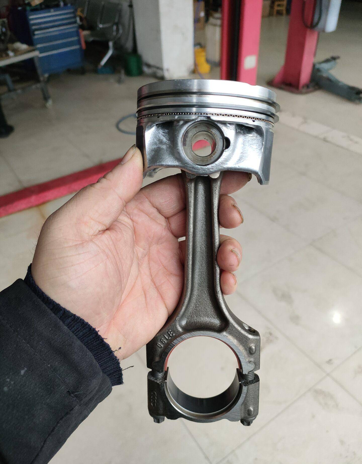 奥迪！当年周星驰电影里的车！一台A4L烧机油经大修后彻底康复