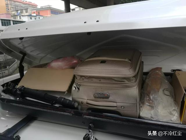 五菱荣光怎么改装可以铺床 自驾游想睡车里，需要准备些啥？需要注意点啥
