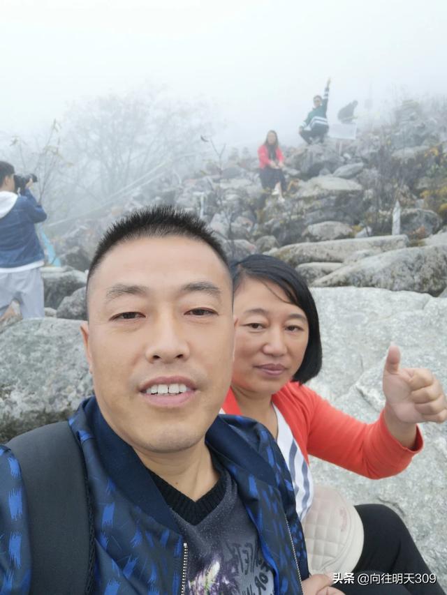 五菱荣光怎么改装可以铺床 自驾游想睡车里，需要准备些啥？需要注意点啥