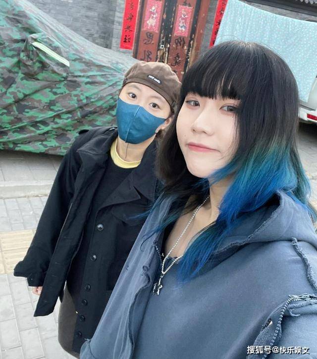 窦唯21岁女儿疑失恋！喊话男友多爱她一点，60字短文内涵多尺度大