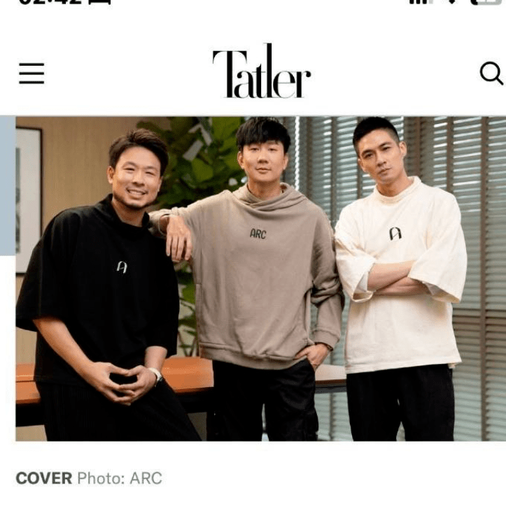林俊杰、柯震东、陈柏霖等凌晨参加活动，合照靠得很近似关系好
