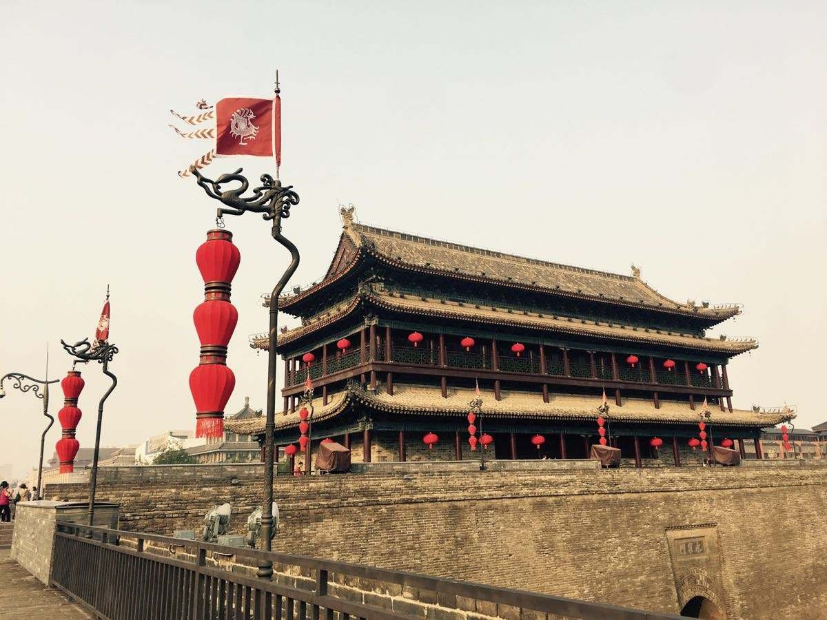 西安的城墙是什么朝代的?