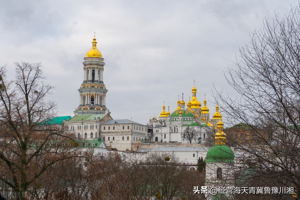 美国向俄援助150台呼吸机，邀俄加入G7寓意何为 梅德韦杰夫突访车臣