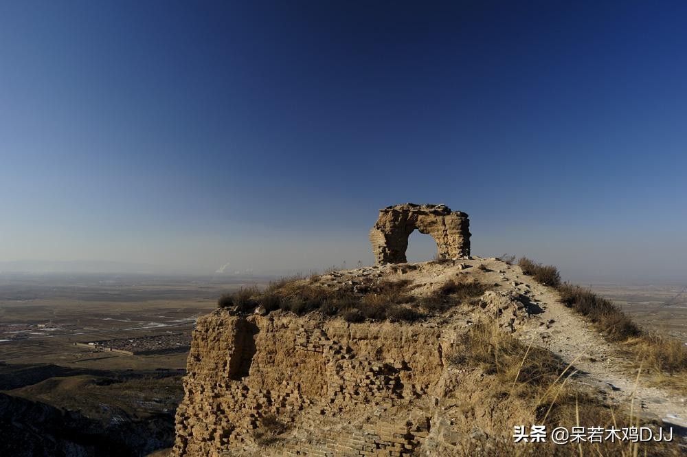 萧远山为什么要杀乔峰父母 萧远山是何背景？武功师出何人