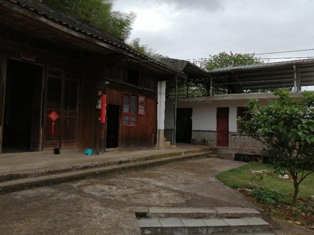 改造老房子视频 农村老房子破旧了，重建和翻新相比哪个更合算呢