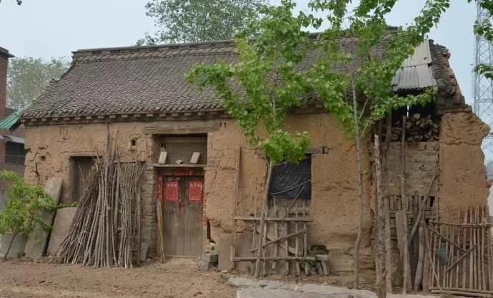 改造老房子视频 农村老房子破旧了，重建和翻新相比哪个更合算呢
