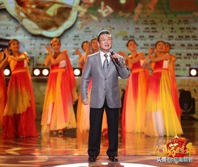 教师歌曲大全100首 音乐老师一个月收入有多少