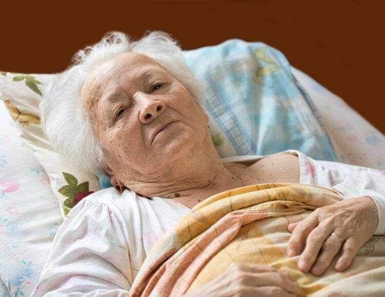 50岁女子睡前发冷，3小时后去世，<strong>医生</strong>提醒：老人睡前留心3个异常