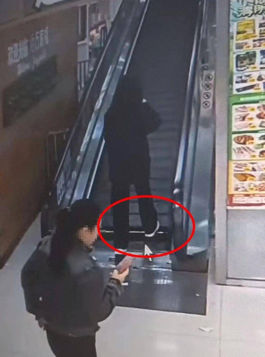 上海一超市自动扶梯故障致女子下半身被卷入，家属最新发声