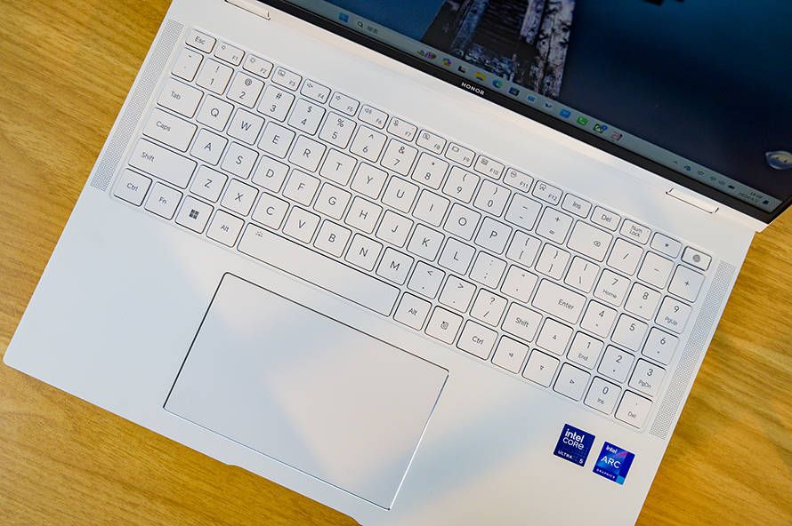 荣耀MagicBook Pro 16简评：给高颜值AI PC打个样