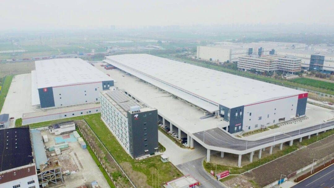 京东智能产业园上海嘉定四期本月底试运营，到货速度会更快！