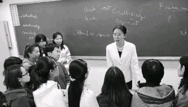 还记得“励志女孩”杨佳吗?双眼失明,靠盲文考上哈佛,现状如何?