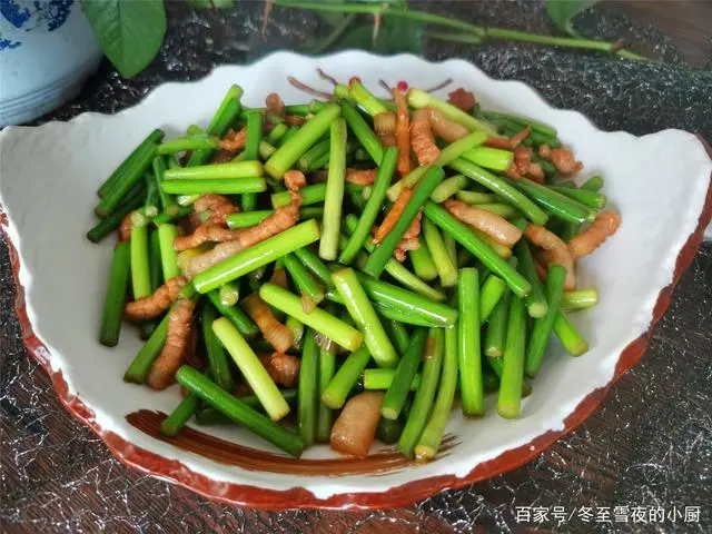 蒜苔炒鸡蛋的做法_蒜苔炒肉怎么做_蒜苔